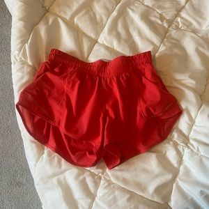 Low rise hotty hot shorts 2.5 carnation red